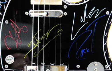 Metallica Band Autographed  Guitar loading=