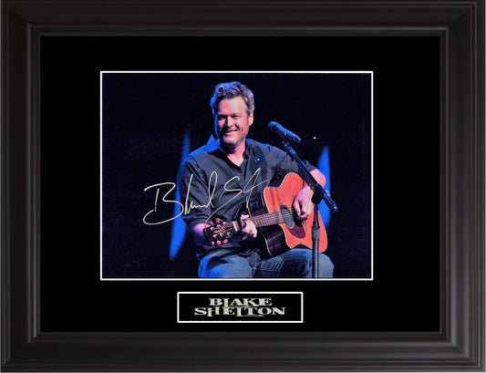 Blake Shelton Autographed Photo - Zion Graphic Collectibles