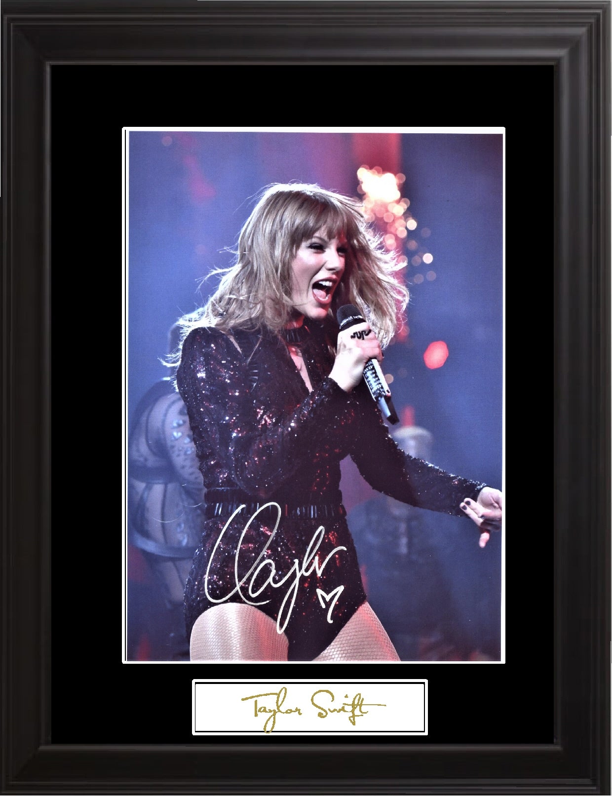 Taylor Swift Autographed Photo - Zion Graphic Collectibles